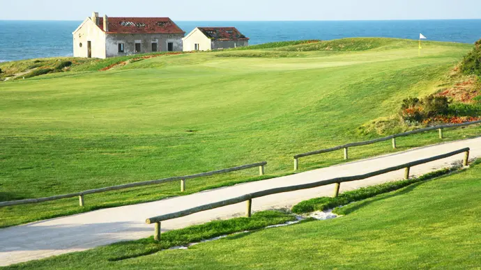 Portugal golf courses - Praia Del Rey - Photo 10